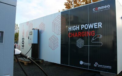 Wie kommt Photovoltaik-Strom in Lkw und Busse?